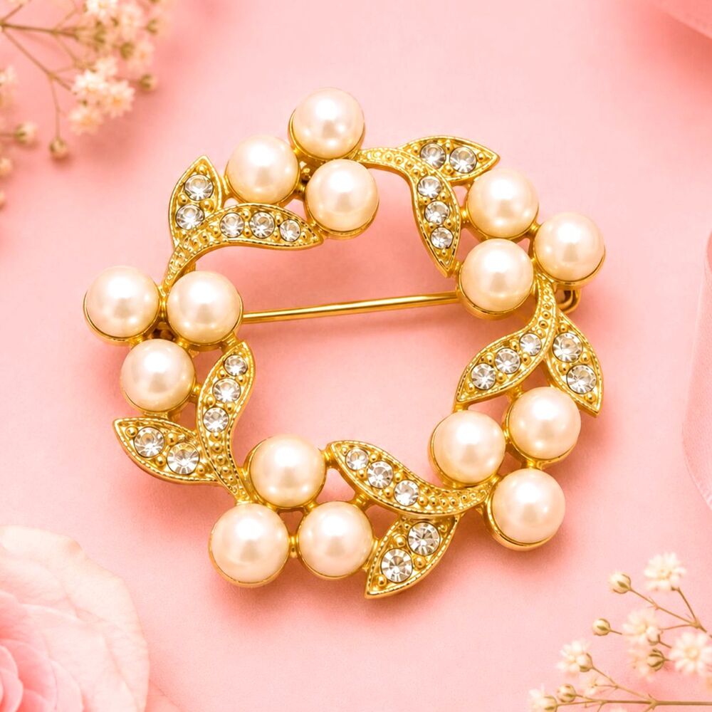 Vintage Gold Tone Faux Pearl Rhinestone Circle Pin